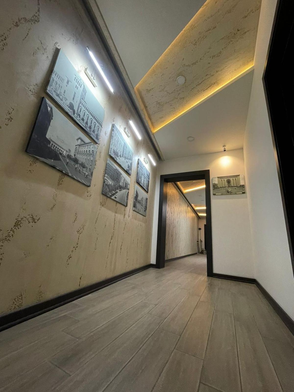 4Room Hotel 예레반 외부 사진