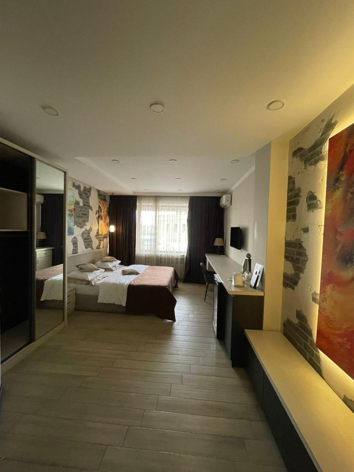 4Room Hotel 예레반 외부 사진