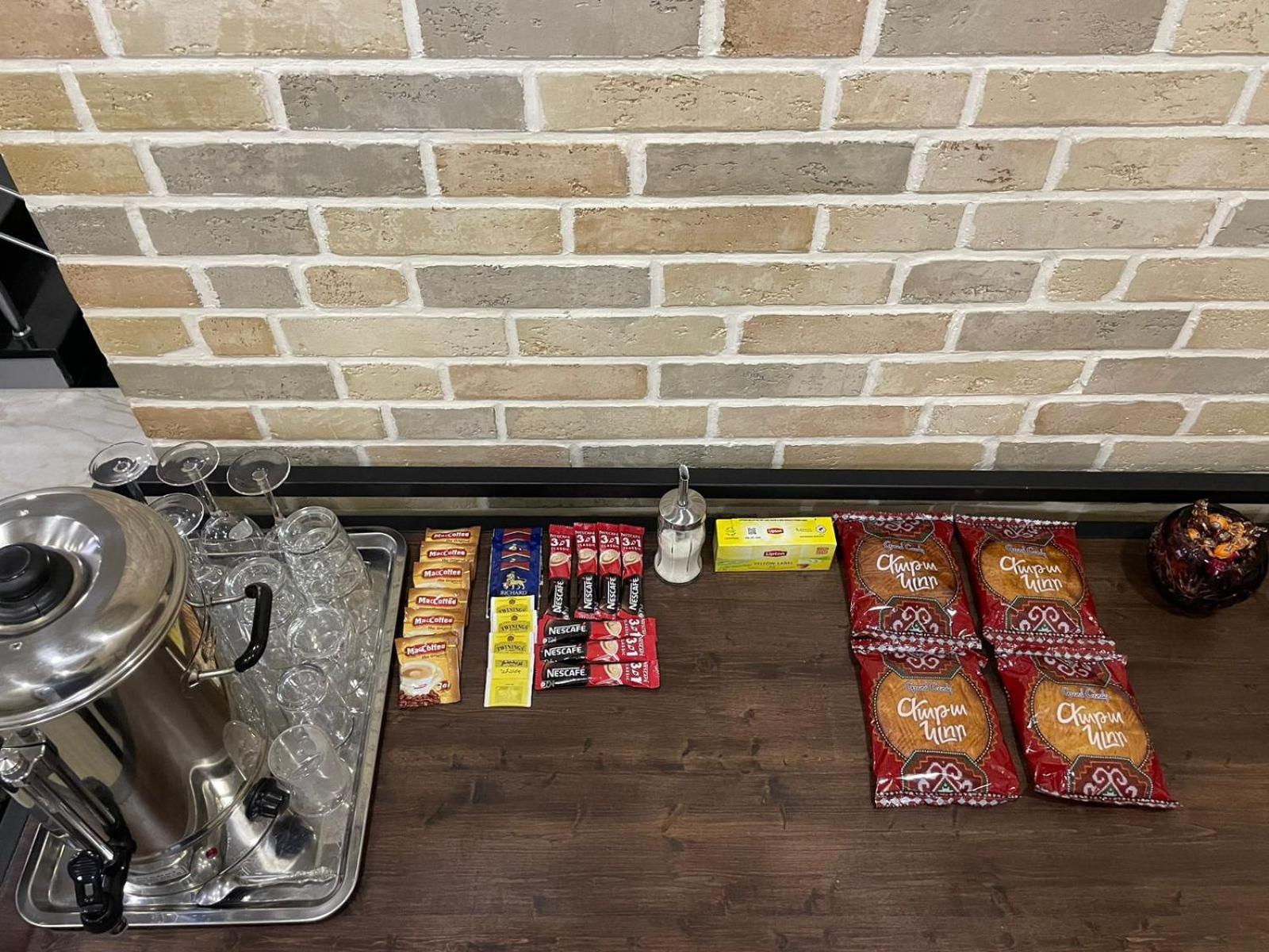 4Room Hotel 예레반 외부 사진