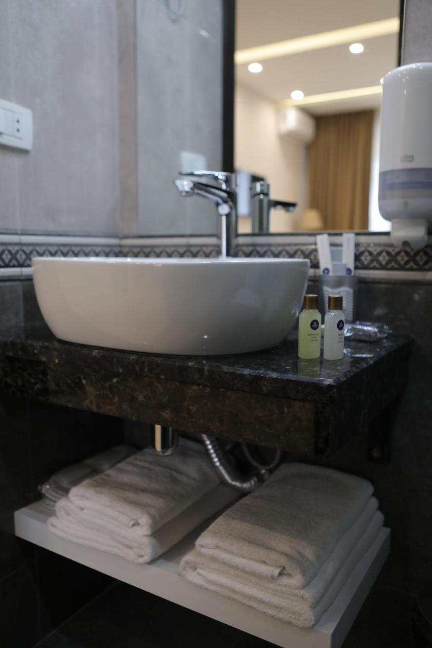 4Room Hotel 예레반 외부 사진