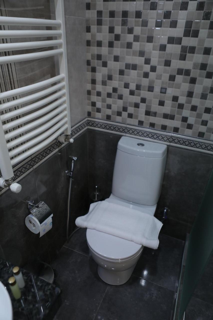 4Room Hotel 예레반 외부 사진