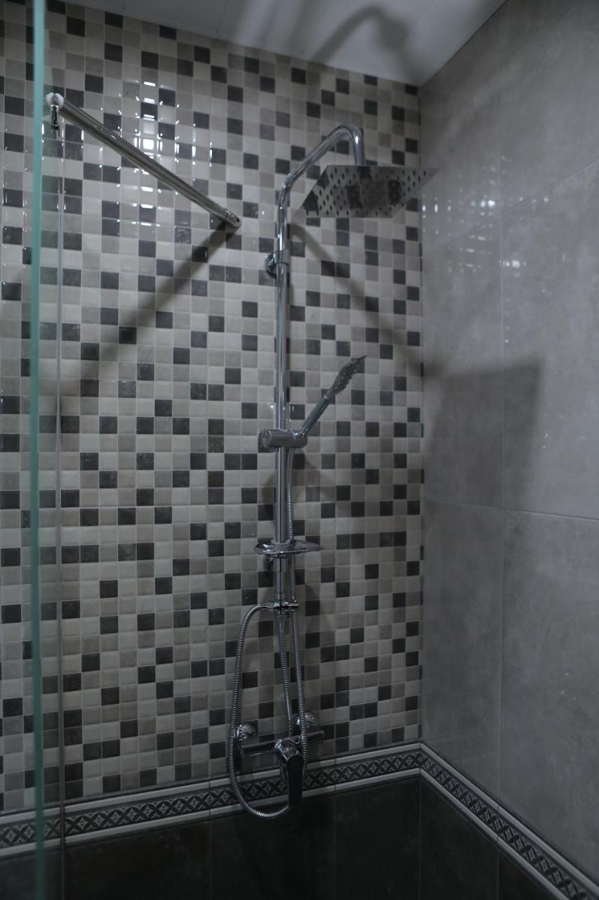 4Room Hotel 예레반 외부 사진