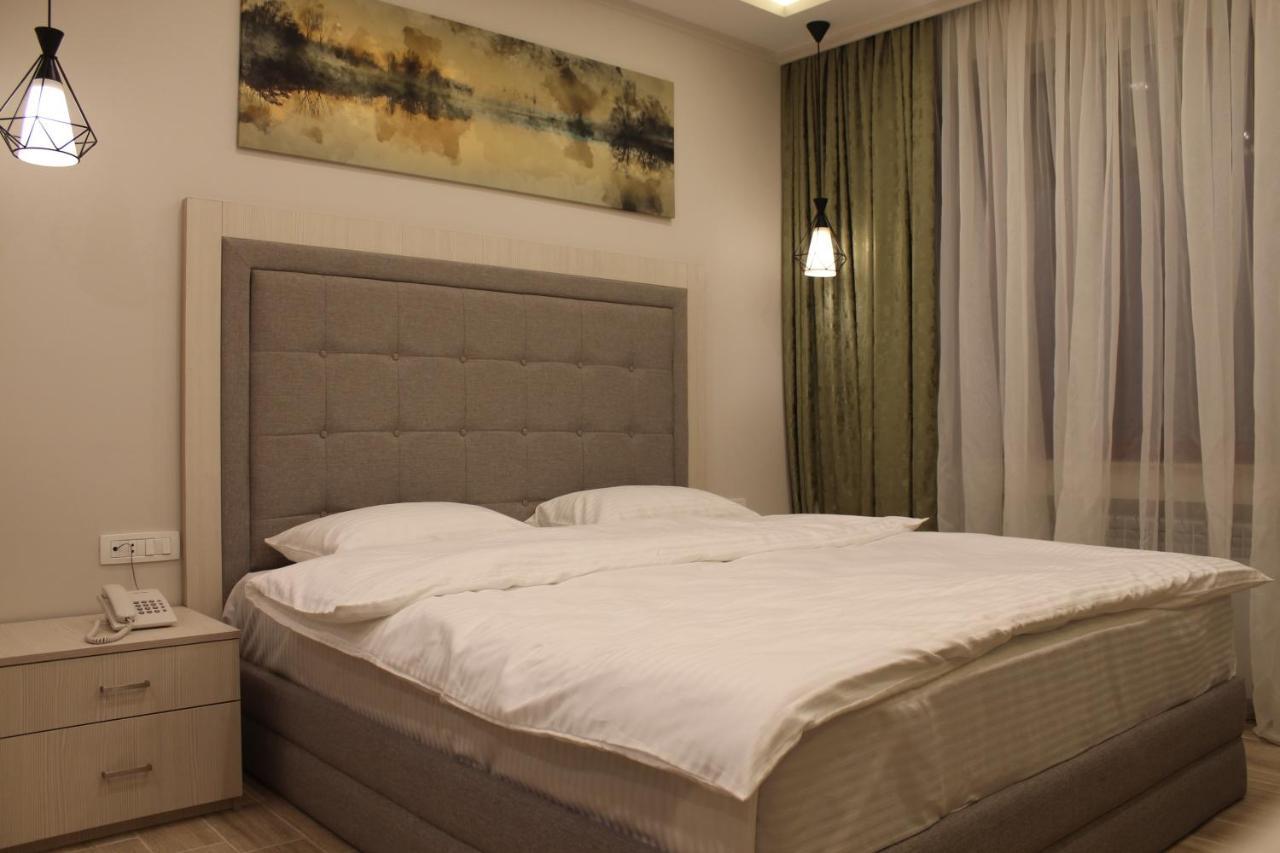 4Room Hotel 예레반 외부 사진